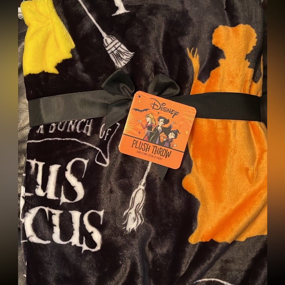 Disney Hocus Pocus Sanderson Sisters plush throw